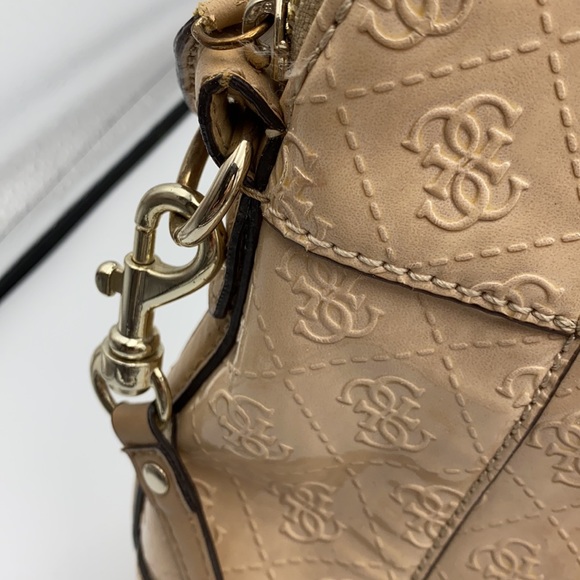 Black Friday Sale❗️Guess faux patent leather Reiko dome beige bag - Picture 17 of 17